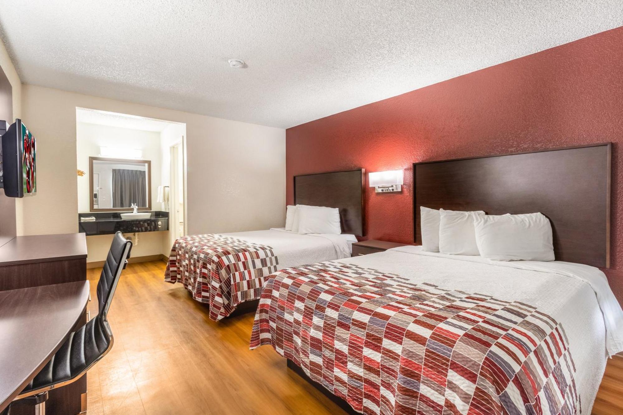 Deluxe Room with Two Double Beds Non-Smoking