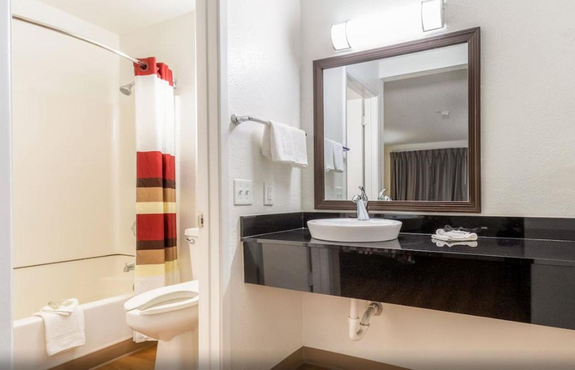 Chambre Lit King-Size de Luxe - Non-Fumeurs