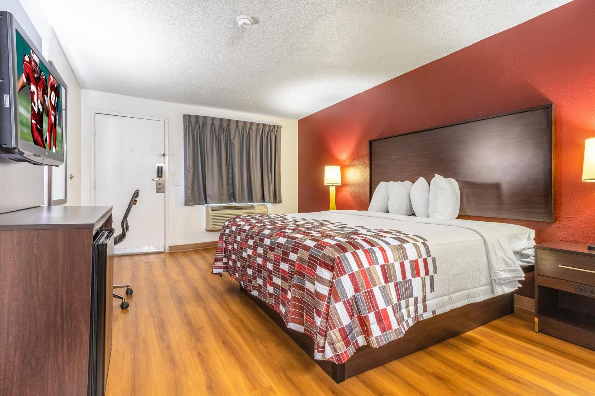 Chambre Lit King-Size Deluxe pour Personnes à Mobilité Réduite avec Douche Accessible en Fauteuil Roulant - Non-Fumeurs
