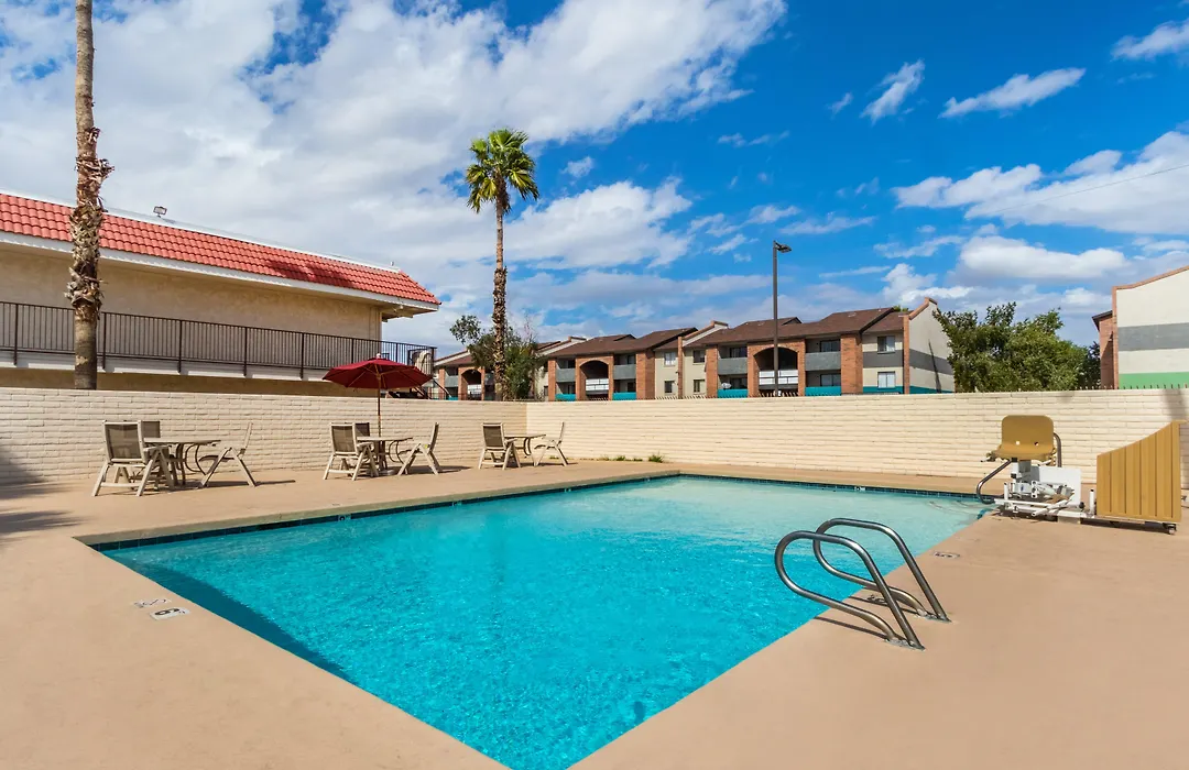 Red Roof Inn Phoenix- Midtown-1