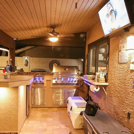 Family Home Vacation Retreat Glendale Az-2