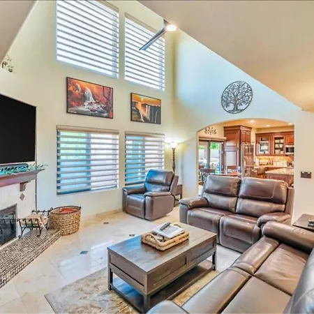 Family Home Vacation Retreat Glendale Az-3